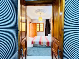 Cycas Family aparts 1 ch salon parking, ξενοδοχείο σε Oulad Akkou