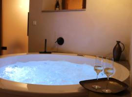 Charmantes Chateau Lichter - Alte Schmiede, ξενοδοχείο σε Ließem