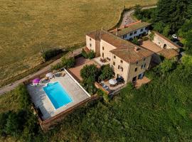 Domaine de Courcenay, hôtel à Thizy-les-Bourgs