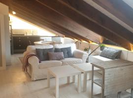 Apartamento tilos，位于阿罗约莫利诺斯的酒店