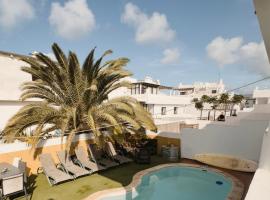 Surf&Sleep, hostel in Corralejo