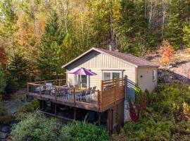 Lakeside & Private dock - Le Suisse d-Entrelacs, hotel u gradu Entrelacs