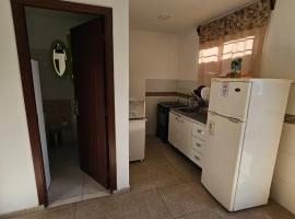 Apartamento con piscina Balenario Argentino, Hotel in Balneario Argentino