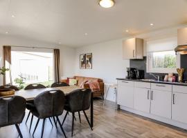 Holiday chalet on park - VP106, Hotel in heinkenszand