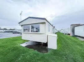 Lovely 8 Berth Caravan For Hire In Essex At Naze Marine Park Ref 17181P