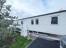 Spacious 8 Berth Caravan With Decking At Naze Marine In Essex Ref 17012Rd