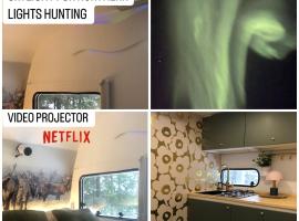 Santa Village northern lights box, kemp v destinaci Rovaniemi