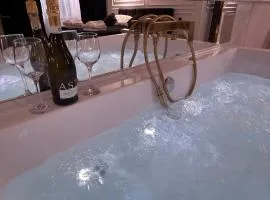 Apartament z Jacuzzi Kraków SHINE Starowiślna