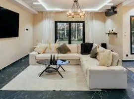 Stunning luxury Villa with Mountain Views