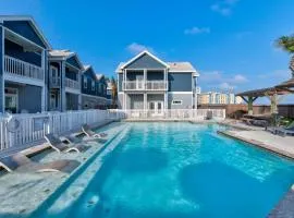 Walk to Beach Hot Tub Community Pool Water View