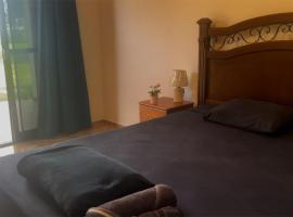 Paraíso Verde Inmobiliaria y Constructora, ξενοδοχείο σε Caazapá