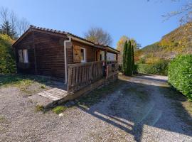 Chalet Montana pmr 4 pers, ξενοδοχείο σε Roquefeuil