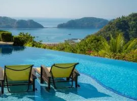 Puesta del Sol 5 bdrs ocean view in Los Suenos