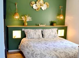 Maison 'la grange' – hotel w mieście Clion