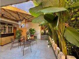 Buton Backpacker Lodge, hostel v destinaci Bandung