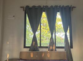 Relaxing Getaway - Cozy Stay for Family or Friends, Hotel in Shiliguri