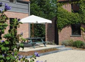 Gîte Fenêtres sur cour - Genappe, hotel en Genappe