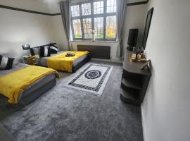 Luxury Cottage Stay Rooms Free Wifi Old Trafford Manchester, αγροικία στο Μάντσεστερ