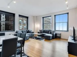 Downtown Chicago Stay with Free In & Out Parking 2