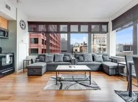 Downtown Chicago Stay with Free In & Out Parking 5