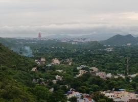 Govind Garh، فندق في Namano