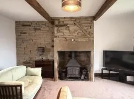 Bradshaw Cosy 2BR Retreat - Free Parking!