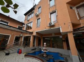 G-CITY Hostel, hotel in Subotica