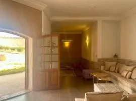 Magnifique villa alliant tradition et modernité en plein oliveraie