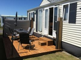 NORDSEE GLAMPING MobilheimChalet 2154, hotel v destinaci Bredene