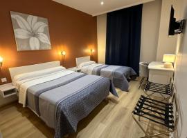 Hotel Azur, hotel in Lyon