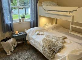 Ski slopes nearby - Parking & WiFi, alojamiento con cocina en Vossevangen