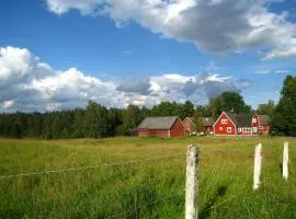 Kråkeskogsgården, nature in town