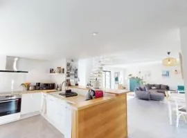 Maison familiale entre mer et campagne