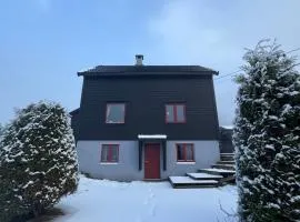 Traditional Norwegian Log Cabin With Sauna & Grillhouse