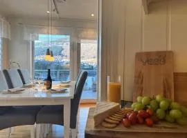 Modern apartment in centrum with views!