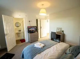 Queens Court Ensuite Studio