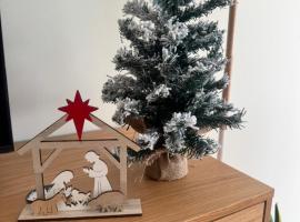 Serene Coastal Retreat with king Beds & Pool in Lavra, khách sạn ở Lavra