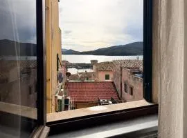 Tra Tetti e Mare - HelloElba