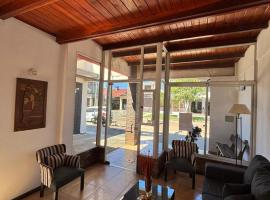 Hotel Don Luis, apart-hotel em Paso de los Libres