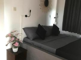 Hiricurry,Rooms Hostel & Restaurant, ξενοδοχείο σε Dikwella