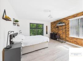 Waterfront by Holmesdale Homes, hotel i Watford