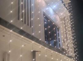 Kusum guest House, hotel en Ayodhya