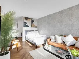 The Speakeasy Suite 503 With Parking