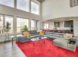 Spacious Southern Colorado Home with Mountain Views, hotel v destinaci Monument