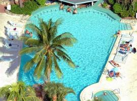 Beautiful Modern Condo on 7 Mile Beach，位于乔治敦的酒店