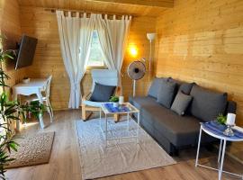 Bosquemar cabin for Family, animals and massages, chalet de monta&ntilde;a en Mijas Costa