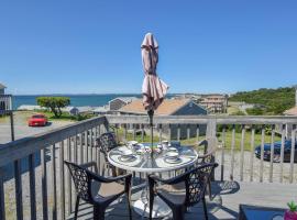 12216 - Beautiful Views of Cape Cod Bay Access to Private Beach Easy Access to P-Town