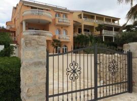 Utković Beachfront Apartments, hotel a Vrsi