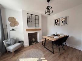 Barber House - Cosy Stylish 2 bed - Sleeps…, hotel i Eastwood