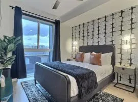 Weekend Base, Walk to Stadium and Great Eats